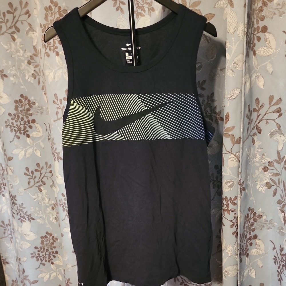 Nike Women's Black and Green Graphic Tank Top